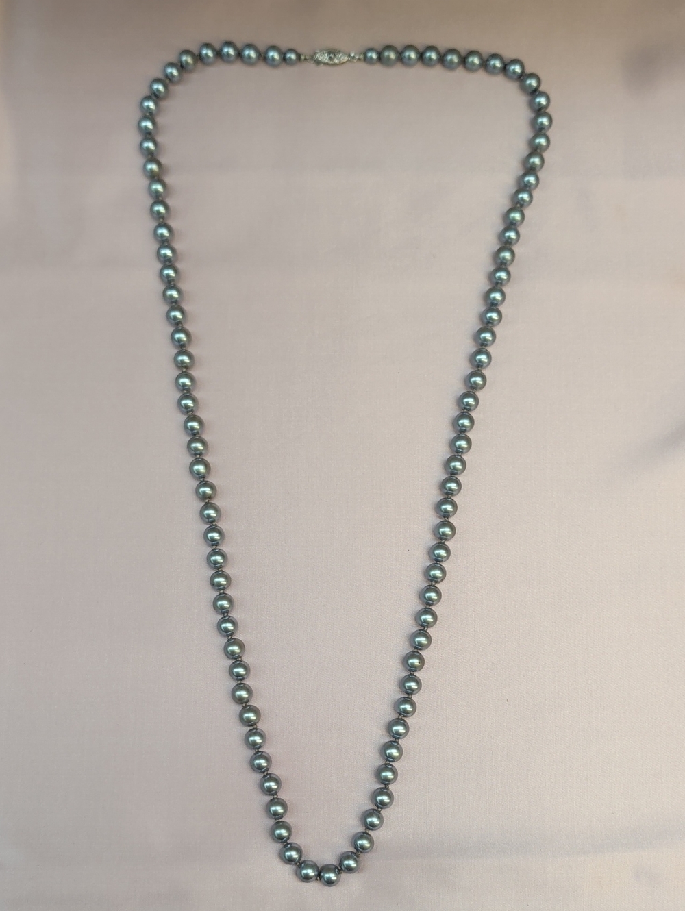 Vintage/1960s Faux Glass Pearl Necklace